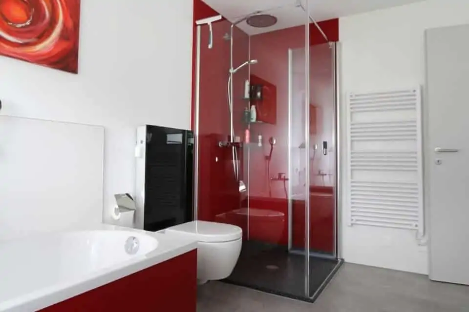 Viterma: Ihr neues Wohlfühlbad mit maßgefertigter Dusche